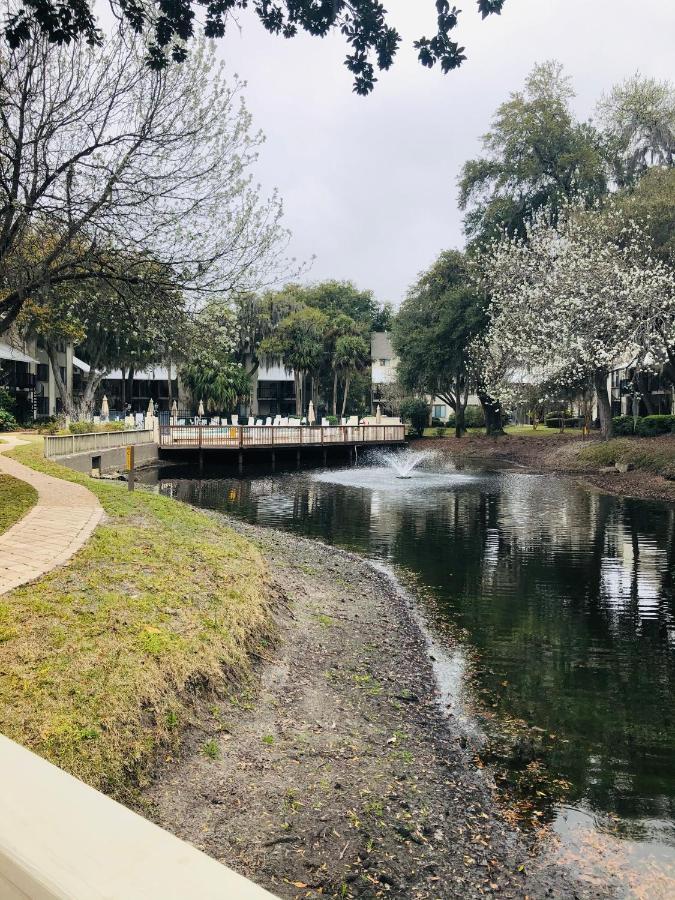 Springwood Villas With Pool Excess Half A Mile From Beach ヒルトンヘッドアイランド エクステリア 写真