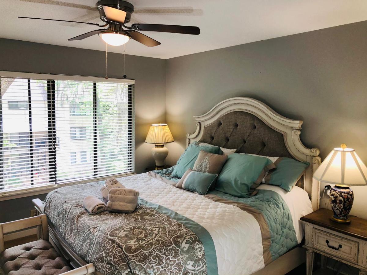 Springwood Villas With Pool Excess Half A Mile From Beach ヒルトンヘッドアイランド エクステリア 写真
